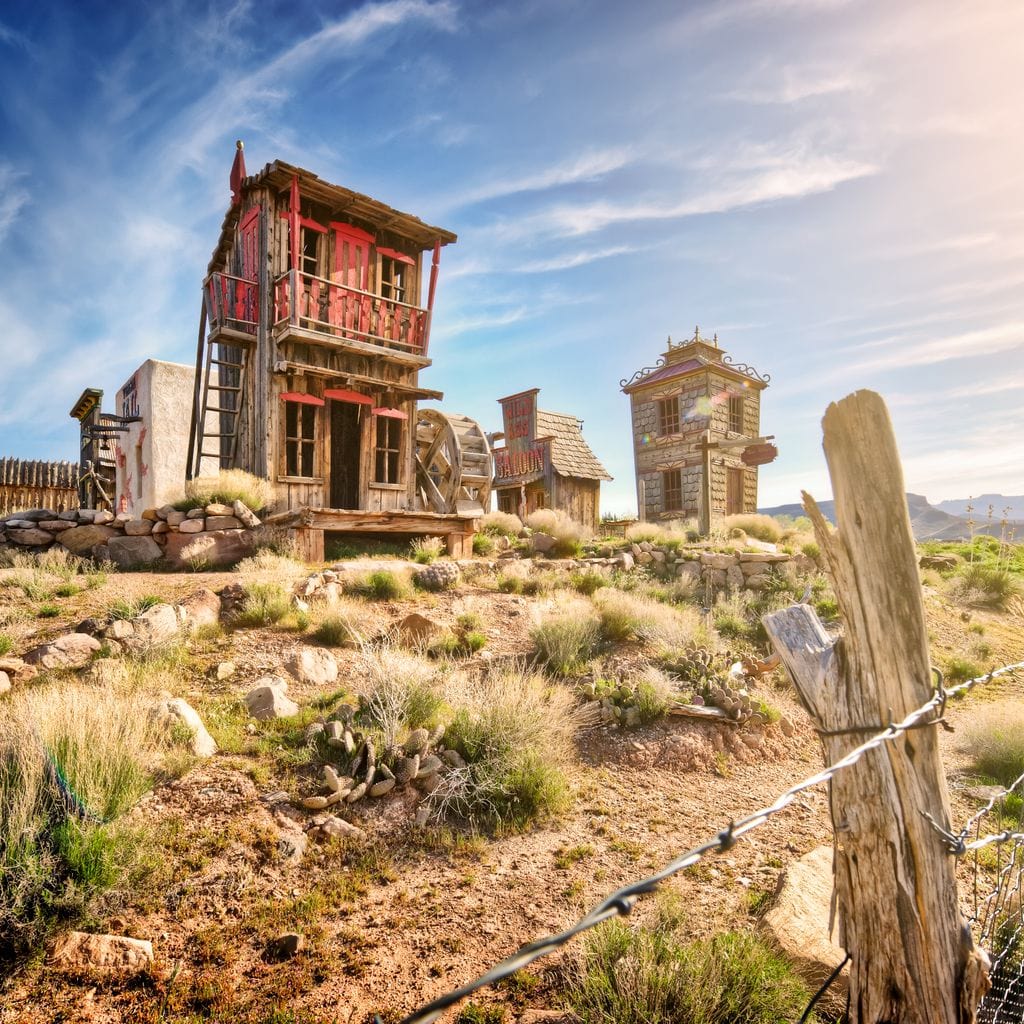 Abandoned Western Town - Image 19