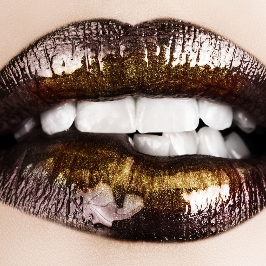 Black & Gold Lips - Image 19