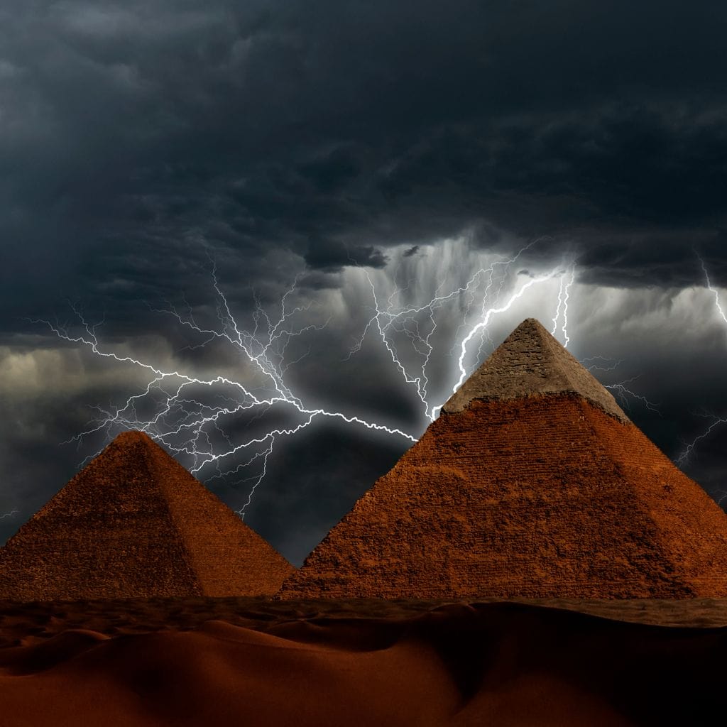Pyramids of Giza - Image 19